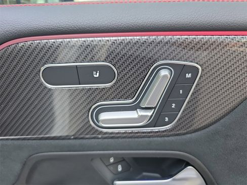 Used 2022 Mercedes-Benz GLB 35 AMG 4MATIC image 16