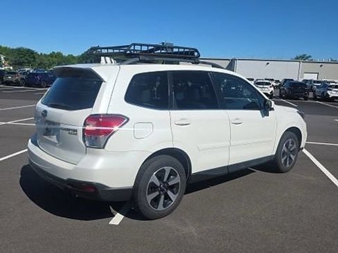 Used 2017 Subaru Forester 2.5i Limited AWD/4WD image 4
