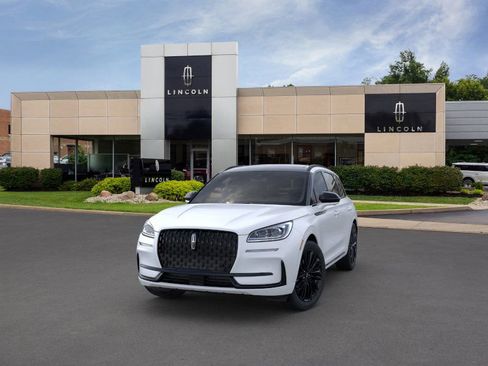 New 2023 Lincoln Corsair Reserve w/ Equipment Group 202A image 3