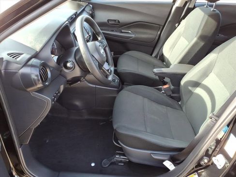 Used 2024 Nissan Kicks S image 12