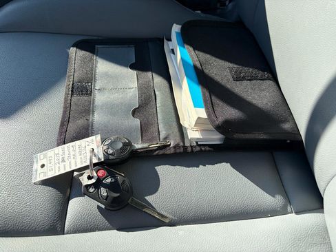 Used 2018 Ford Transit 150 XL image 25