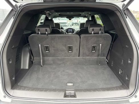 Used 2023 Chevrolet Traverse RS AWD/4WD image 22