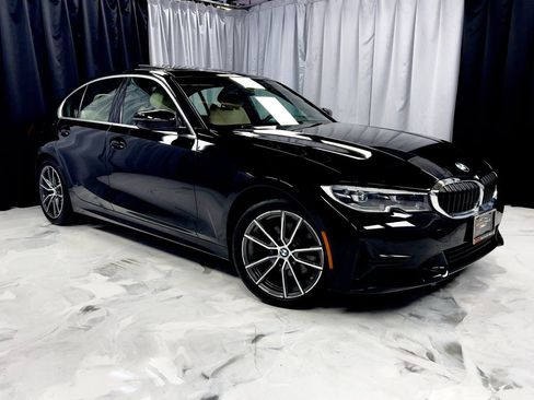 Used 2021 BMW 330i xDrive Sedan w/ Convenience Package image 4