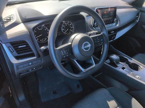 Used 2024 Nissan Rogue SV image 6