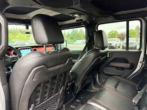 Used 2018 Jeep Wrangler Unlimited Rubicon AWD/4WD image 33