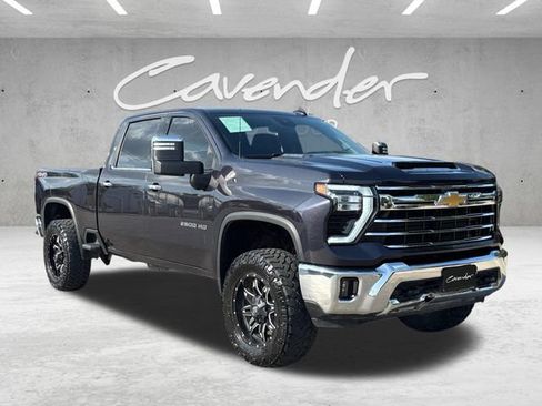 Used 2024 Chevrolet Silverado 2500 LTZ AWD/4WD image 2