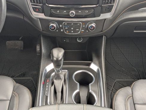 Used 2021 Chevrolet Traverse RS FWD image 18