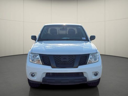 Used 2020 Nissan Frontier SV w/ Midnight Edition Floor Mats RWD image 2