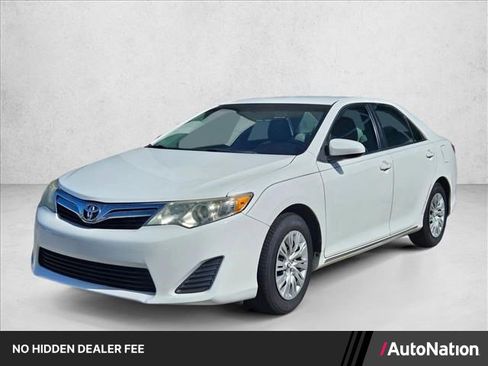 Used 2013 Toyota Camry LE FWD image 1