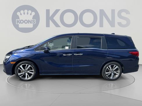 Used 2024 Honda Odyssey Touring image 2
