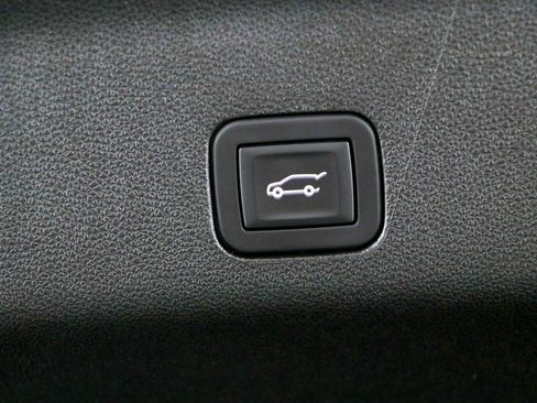 Used 2025 GMC Yukon Elevation w/ Elevation Premium Package AWD/4WD image 37