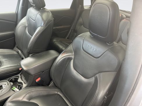 Used 2016 Jeep Cherokee Limited AWD/4WD image 11