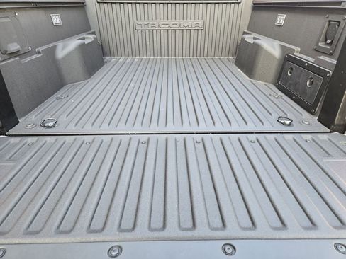 Used 2024 Toyota Tacoma TRD Sport w/ TRD Sport Upgrade Package image 21