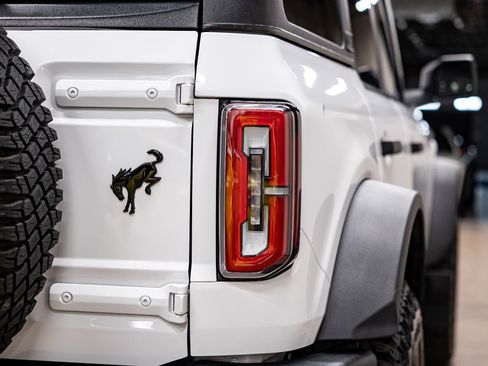Used 2023 Ford Bronco Wildtrak AWD/4WD image 30