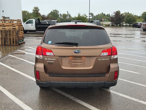Used 2012 Subaru Outback 2.5i Limited w/ Moonroof Pkg AWD/4WD image 4