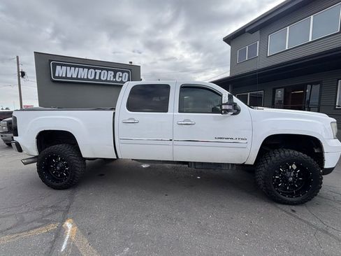 Used 2011 GMC Sierra 2500 Denali AWD/4WD image 5