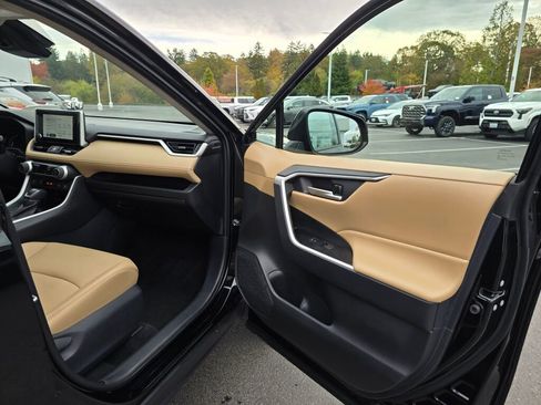 Certified 2025 Toyota RAV4 XLE Premium image 39