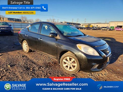 Used 2014 Nissan Versa SV w/ Convenience Package FWD image 5