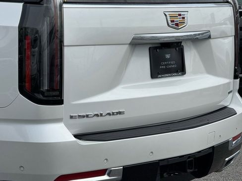 Certified 2025 Cadillac Escalade Premium Luxury w/ Touring Package image 8