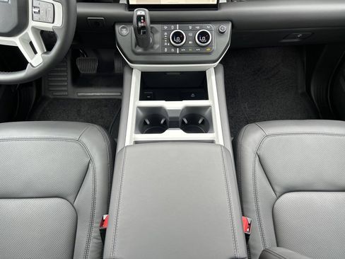 New 2025 Land Rover Defender 130 S image 23