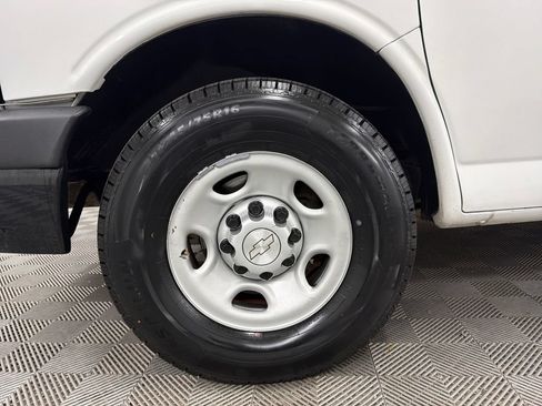 Used 2019 Chevrolet Express 3500 LS RWD image 14