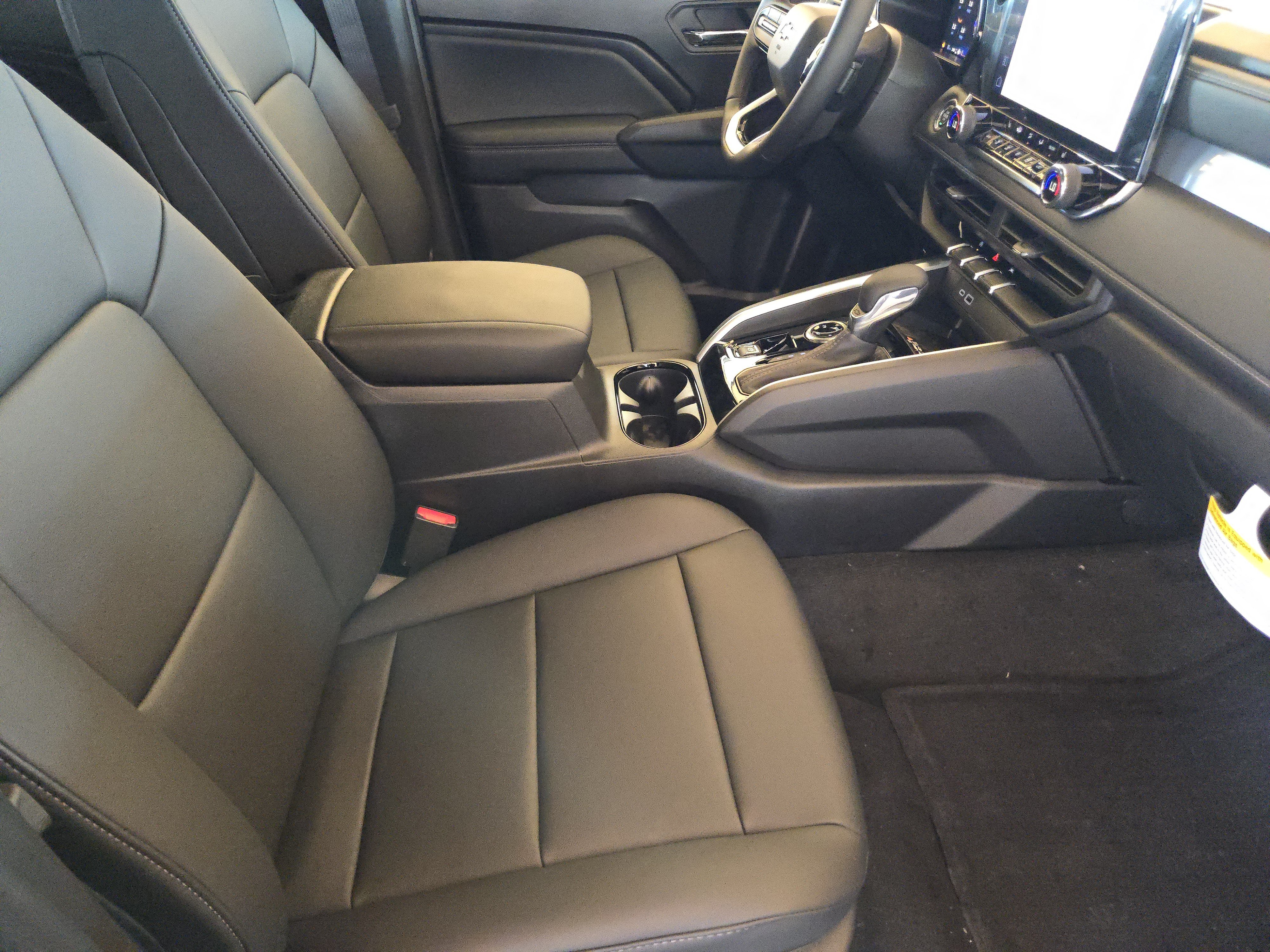 New 2026 Chevrolet Colorado LT w/ LT Convenience Package AWD/4WD image 10