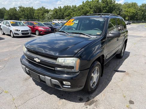 Used 2004 Chevrolet TrailBlazer LT w/ LT Package 1 AWD/4WD image 2