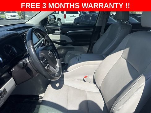 Used 2017 Toyota Highlander Limited w/ Carpet Mat Package AWD/4WD image 14
