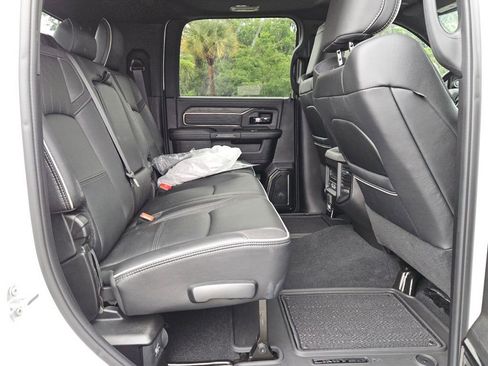 Used 2025 RAM 2500 Limited AWD/4WD image 14