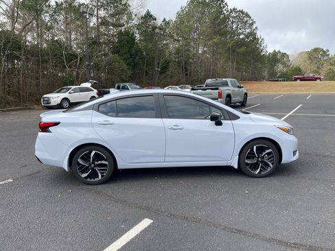 Used 2025 Nissan Versa SR w/ Trunk Package image 21