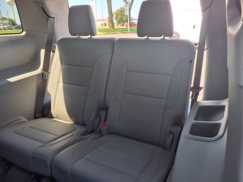 Certified 2023 GMC Acadia SLT image 31