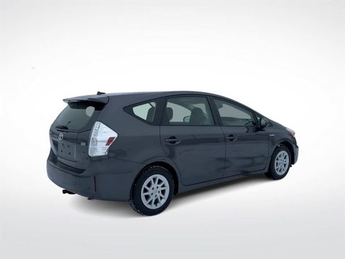 Used 2014 Toyota Prius V Three image 8