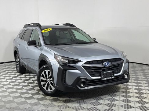 Used 2024 Subaru Outback Premium AWD/4WD image 2