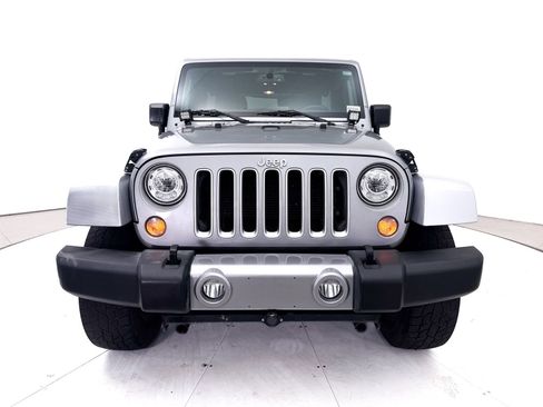 Used 2017 Jeep Wrangler Unlimited Sahara w/ Max Tow Package AWD/4WD image 10