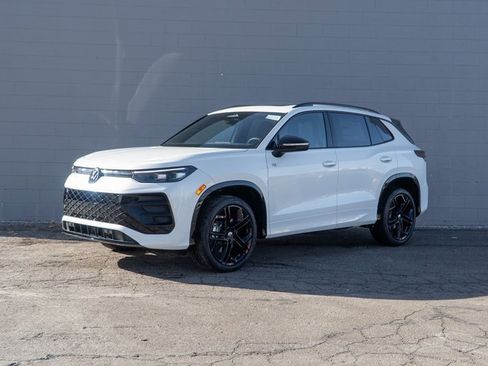 New 2026 Volkswagen Tiguan SE R-Line image 1