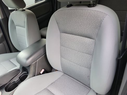 Used 2005 Ford Escape XLT image 6