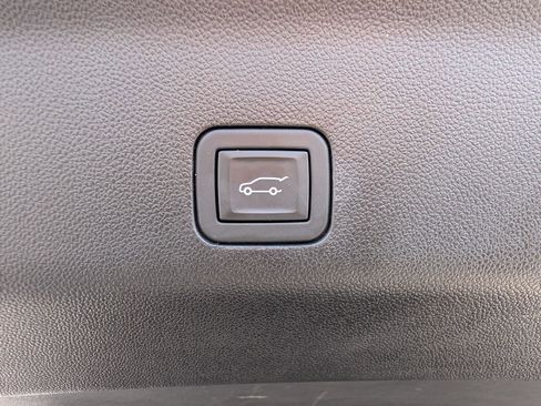 Used 2023 GMC Yukon SLT w/ SLT Luxury Package AWD/4WD image 29