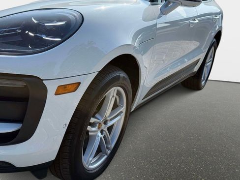 Used 2022 Porsche Macan AWD/4WD image 10