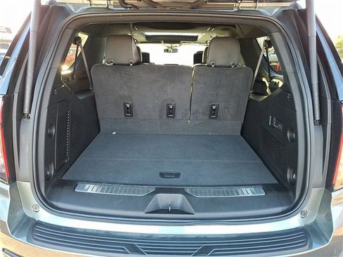 Used 2024 Chevrolet Suburban Z71 w/ Luxury Package image 22