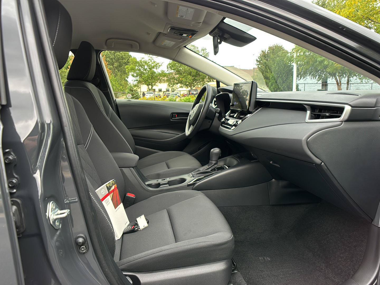Used 2026 Toyota Corolla LE w/ LE Premium Package FWD image 21