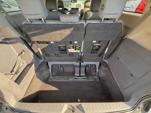 Used 2024 Toyota Sienna XLE image 34