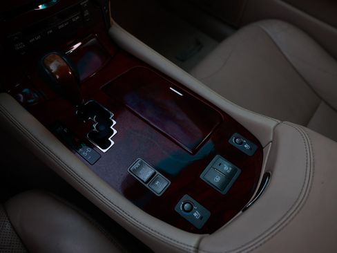 Used 2007 Lexus LS 460 image 37