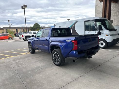 Used 2025 Toyota Tacoma TRD Sport AWD/4WD image 6
