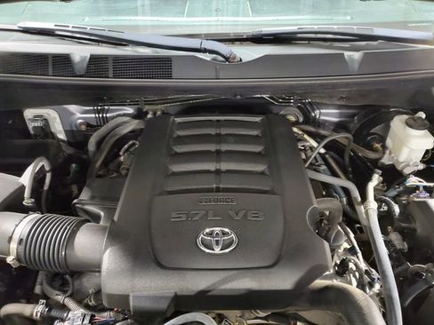 Used 2018 Toyota Tundra SR5 w/ TRD Off Road Package image 6