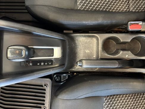 Used 2022 Nissan Versa S FWD image 19