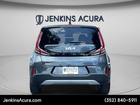 Used 2025 Kia Soul LX w/ LX Technology Package FWD image 4
