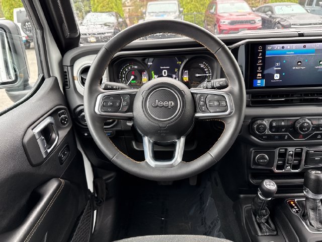 Used 2024 Jeep Wrangler Unlimited Sahara AWD/4WD image 9