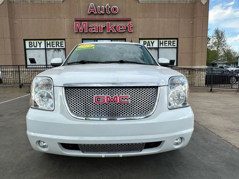 Used 2014 GMC Yukon XL Denali RWD image 2