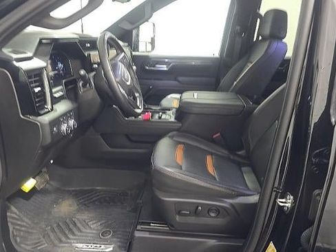 Used 2024 GMC Sierra 2500 AT4 w/ Technology Package AWD/4WD image 3