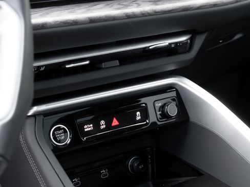 Certified 2025 Audi Q5 Premium Plus w/ Premium Plus image 14